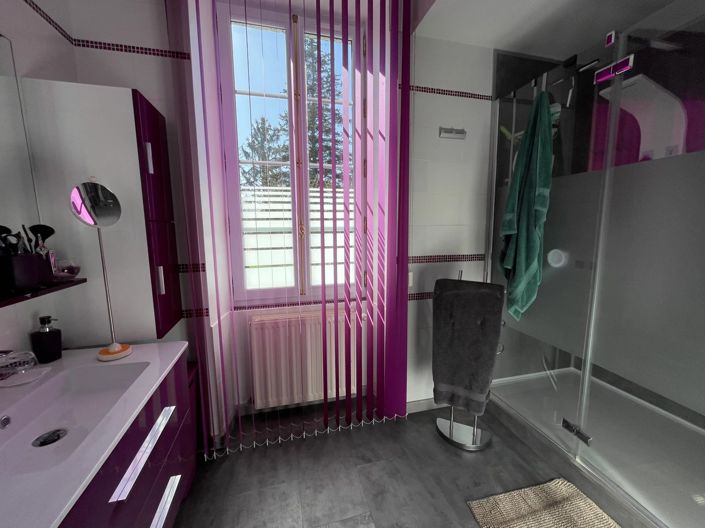 Image No.11-2 Bed House for sale