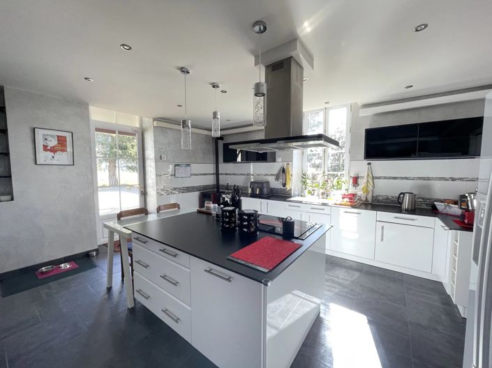 Image No.3-2 Bed House for sale