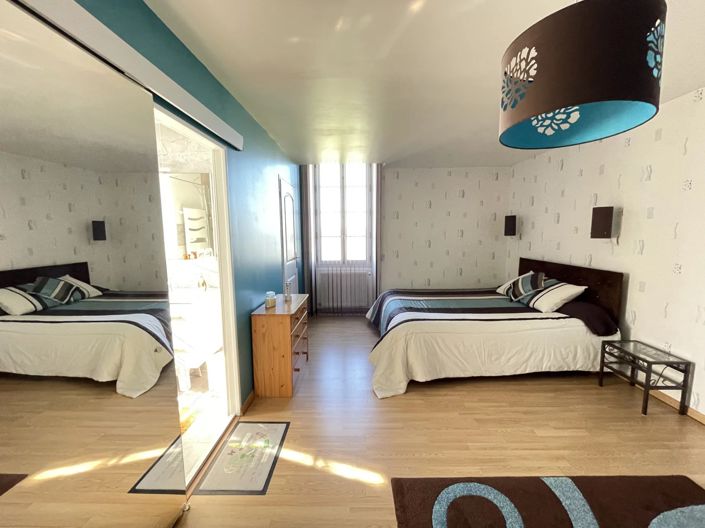 Image No.5-2 Bed House for sale