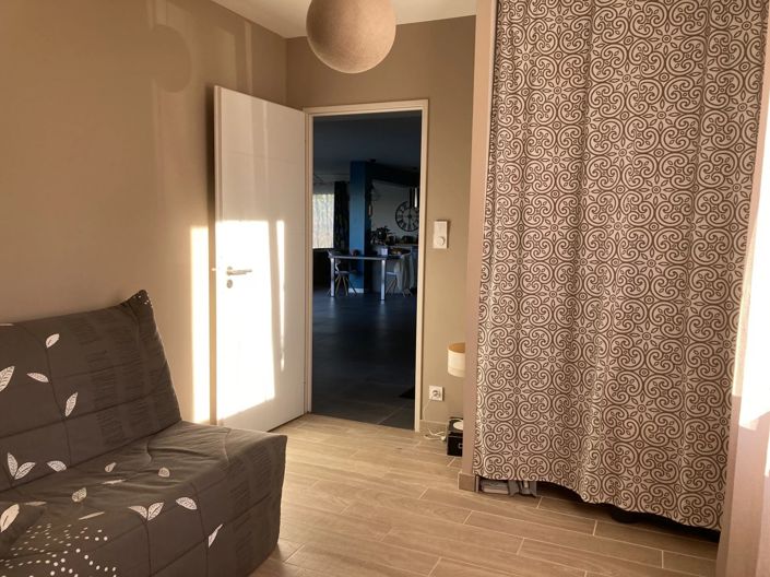 Image No.11-5 Bed House for sale