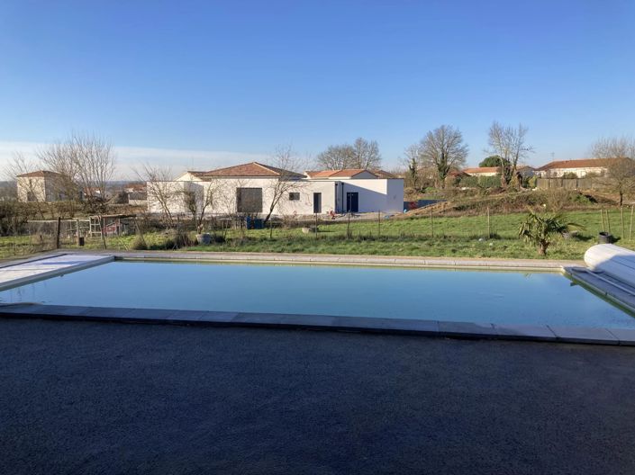 Image No.10-5 Bed House for sale