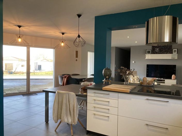 Image No.2-5 Bed House for sale