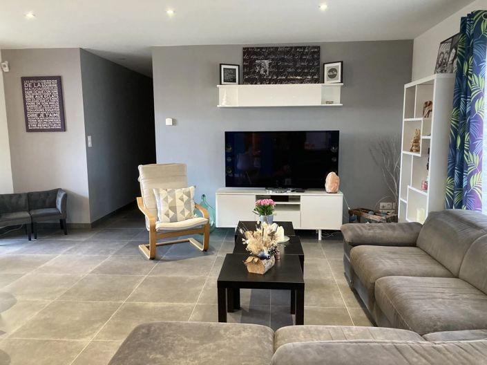 Image No.5-5 Bed House for sale