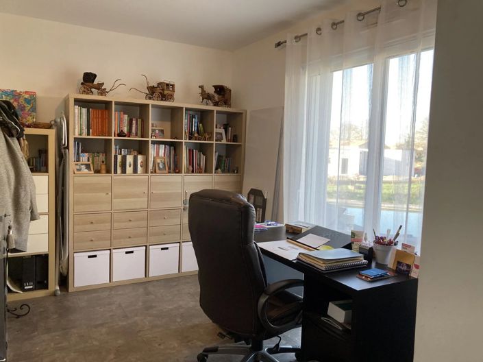 Image No.9-5 Bed House for sale