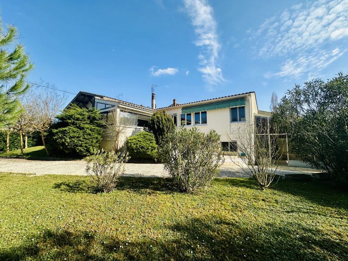 Image No.1-3 Bed House for sale