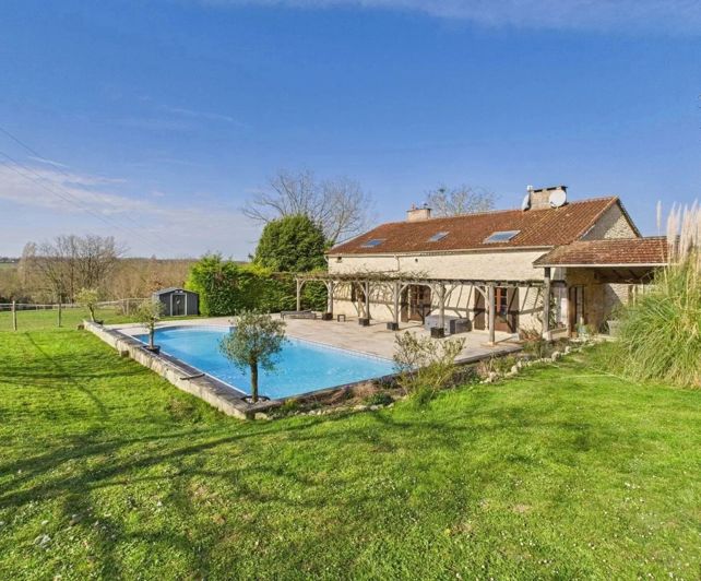 Image No.1-4 Bed House for sale