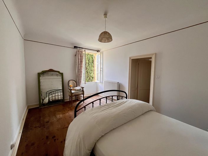 Image No.11-3 Bed House for sale