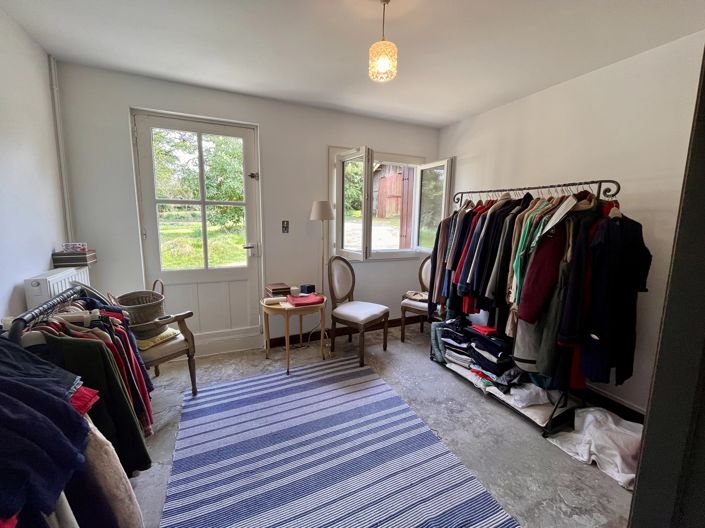 Image No.8-3 Bed House for sale