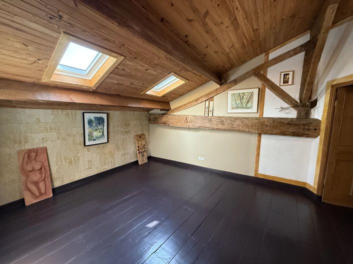 Image No.8-4 Bed House for sale