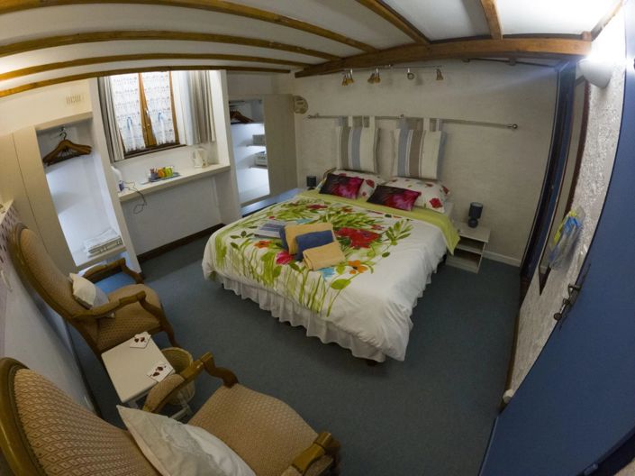 Image No.10-8 Bed House for sale