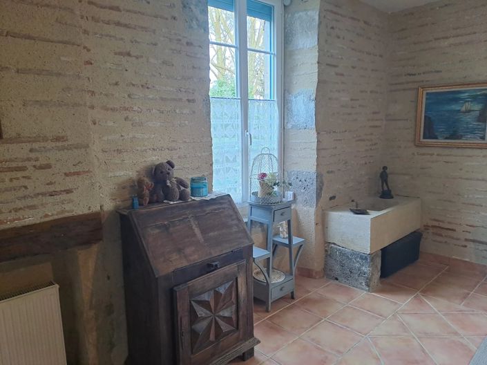 Image No.10-10 Bed House for sale