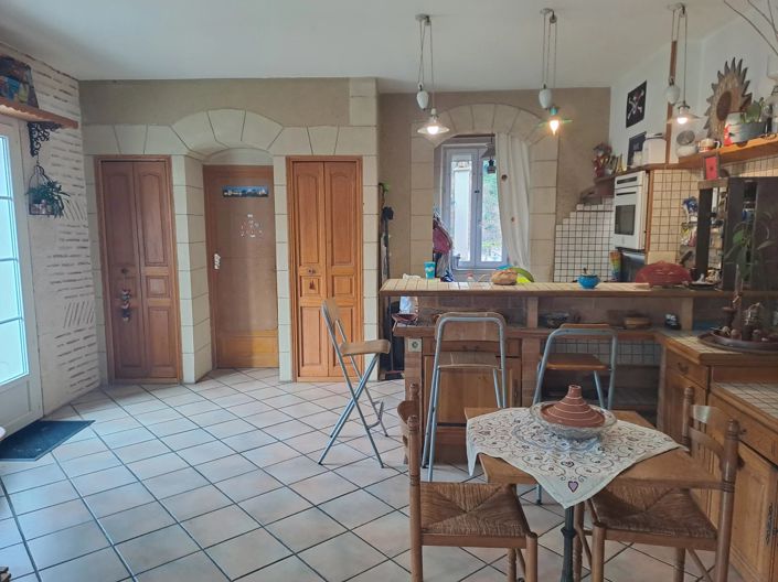 Image No.12-10 Bed House for sale