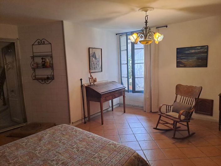 Image No.7-10 Bed House for sale