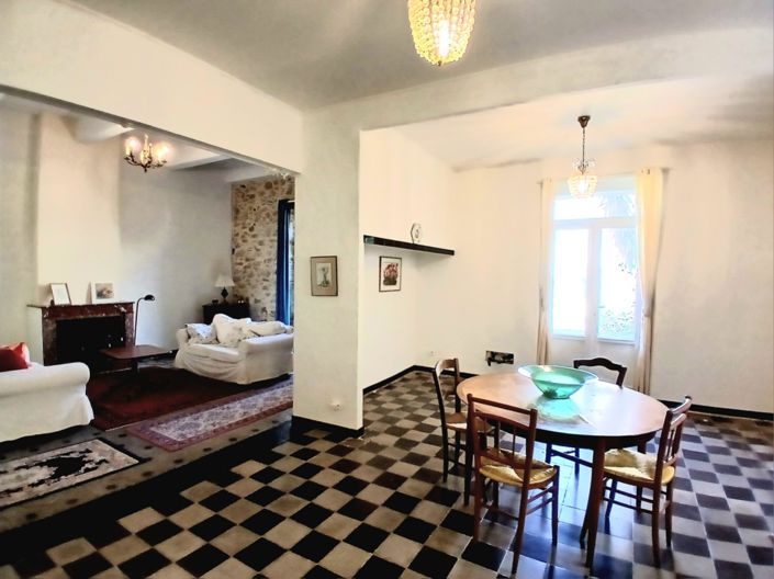 Image No.11-6 Bed House for sale