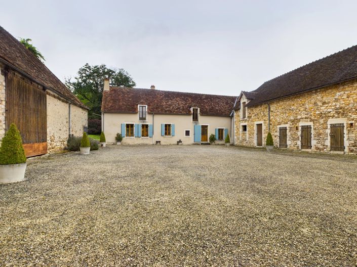 Image No.1-4 Bed Farmhouse for sale