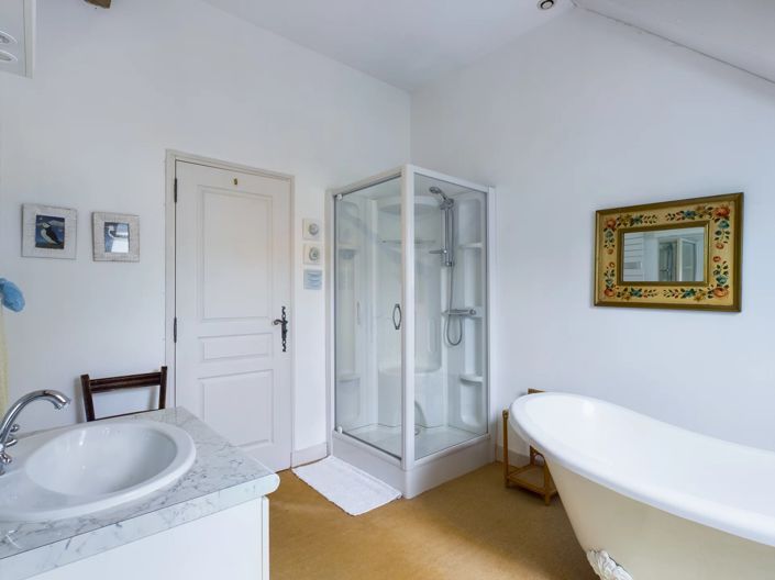 Image No.9-4 Bed Farmhouse for sale