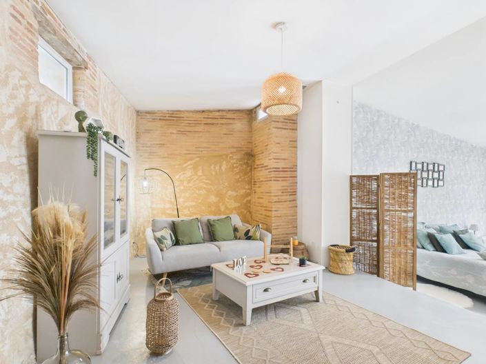 Image No.15-9 Bed Village House for sale