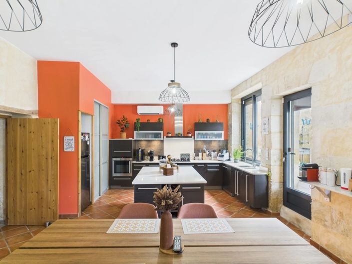 Image No.6-9 Bed Village House for sale