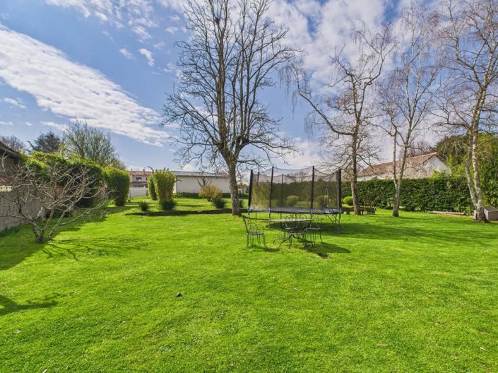 Image No.9-9 Bed Village House for sale