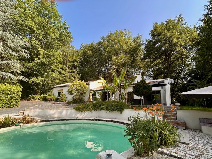 Image No.1-5 Bed House for sale