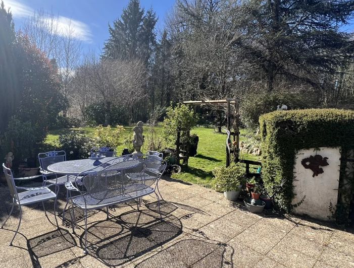 Image No.11-3 Bed House for sale