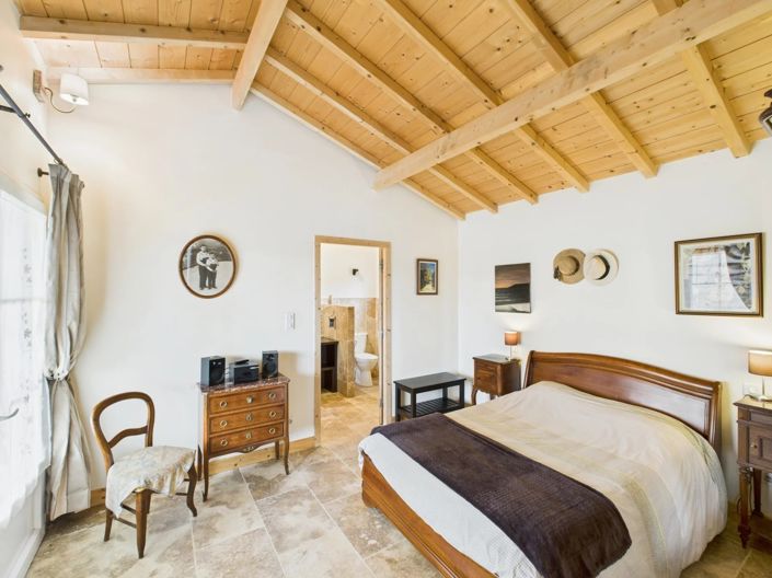 Image No.14-6 Bed House for sale