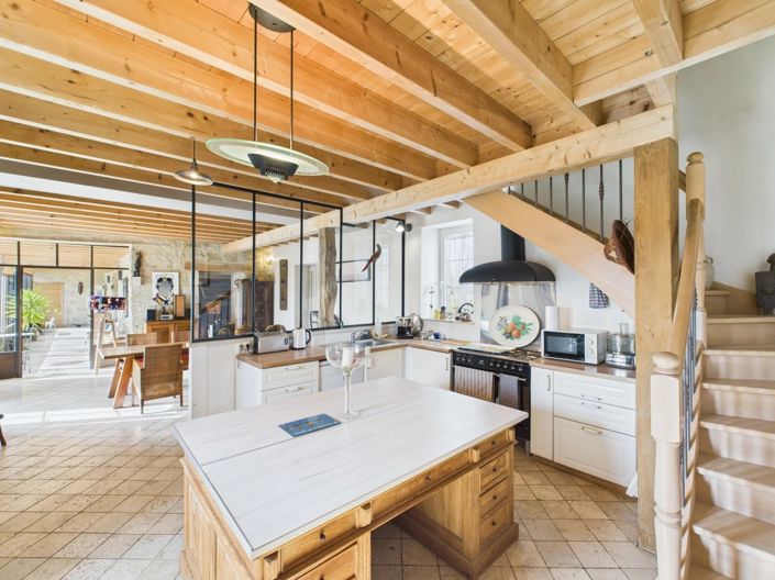 Image No.3-6 Bed House for sale