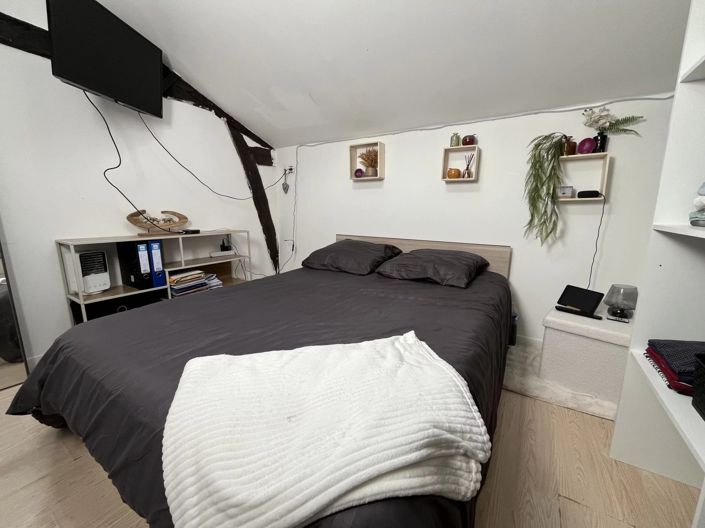 Image No.11-3 Bed House for sale