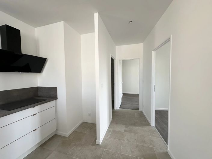 Image No.10-2 Bed House for sale