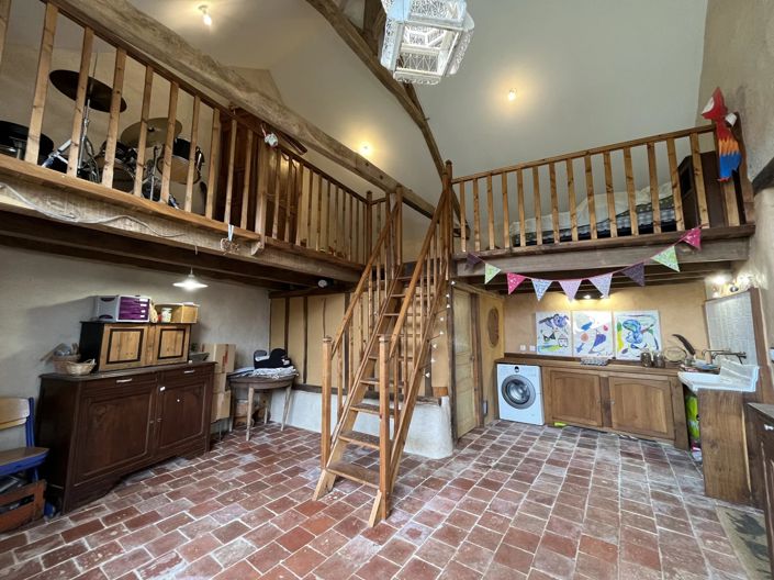 Image No.3-4 Bed House for sale