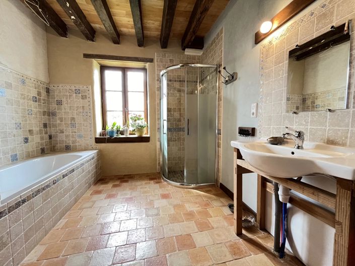 Image No.8-4 Bed House for sale