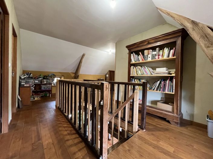 Image No.9-4 Bed House for sale