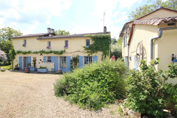 Image No.1-8 Bed Village House for sale