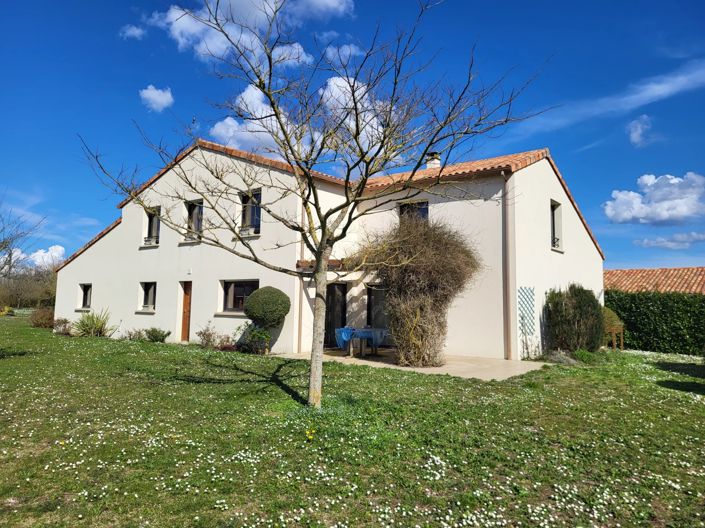 Image No.1-Maison de 5 chambres à vendre à Verrières