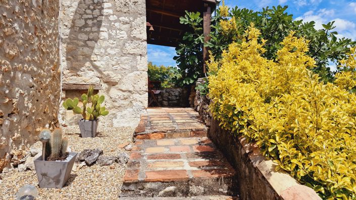 Image No.11-8 Bed House for sale