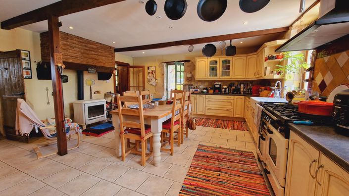 Image No.3-8 Bed House for sale