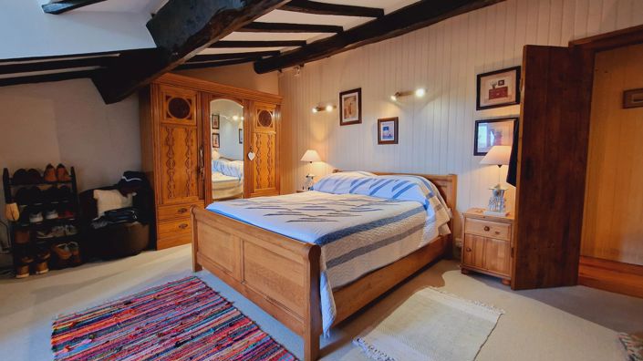 Image No.9-8 Bed House for sale