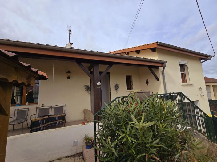 Image No.1-2 Bed House for sale
