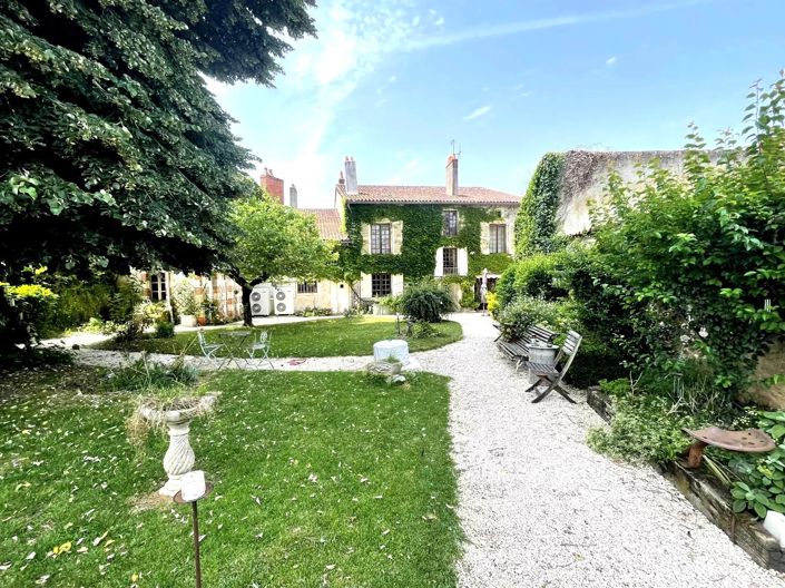 Image No.1-Maison de 6 chambres à vendre à Civray