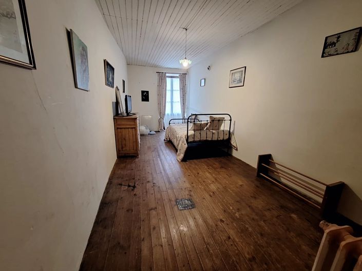 Image No.13-6 Bed House for sale