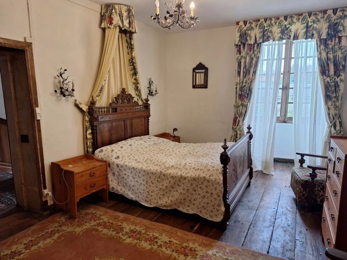 Image No.9-6 Bed House for sale