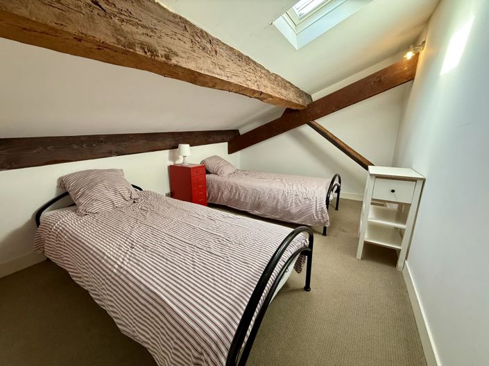 Image No.14-8 Bed House for sale