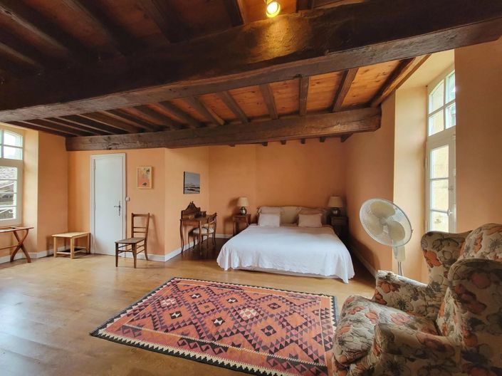 Image No.8-8 Bed House for sale