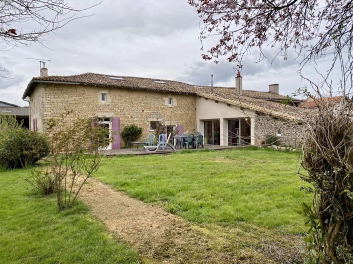 Image No.1-Maison de 6 chambres à vendre à Vançais