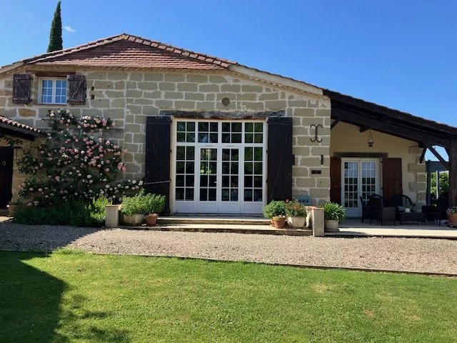 Image No.1-4 Bed House for sale