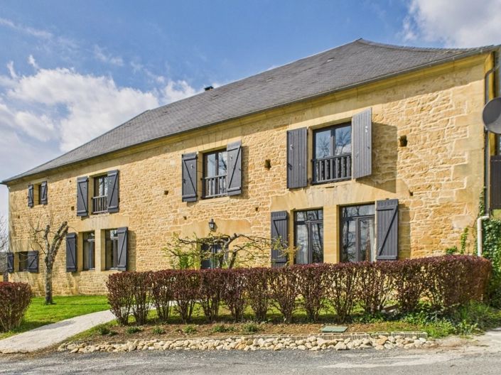 Image No.1-6 Bed House for sale