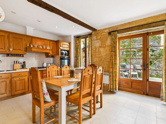 Image No.11-6 Bed House for sale