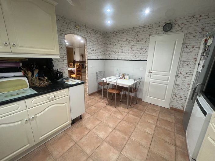 Image No.11-4 Bed House for sale