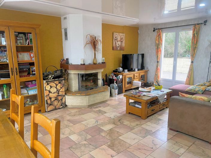 Image No.3-4 Bed House for sale