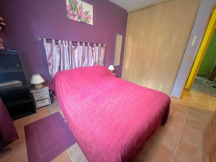 Image No.8-4 Bed House for sale